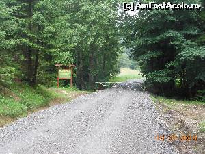 [P20] La Cheile Râşnoavei - Dincolo de barieră accesul maşinilor şi motocicletelor este interzis.  » foto by iulianic
 - 
<span class="allrVoted glyphicon glyphicon-heart hidden" id="av542949"></span>
<a class="m-l-10 hidden" id="sv542949" onclick="voting_Foto_DelVot(,542949,4078)" role="button">șterge vot <span class="glyphicon glyphicon-remove"></span></a>
<a id="v9542949" class=" c-red"  onclick="voting_Foto_SetVot(542949)" role="button"><span class="glyphicon glyphicon-heart-empty"></span> <b>LIKE</b> = Votează poza</a> <img class="hidden"  id="f542949W9" src="/imagini/loader.gif" border="0" /><span class="AjErrMes hidden" id="e542949ErM"></span>