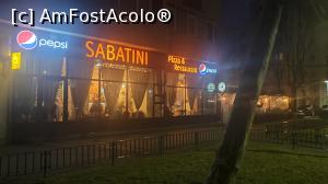 [P01] Restaurant Sabatini - vedere din stradă » foto by k-lator
 - 
<span class="allrVoted glyphicon glyphicon-heart hidden" id="av1216775"></span>
<a class="m-l-10 hidden" id="sv1216775" onclick="voting_Foto_DelVot(,1216775,4083)" role="button">șterge vot <span class="glyphicon glyphicon-remove"></span></a>
<a id="v91216775" class=" c-red"  onclick="voting_Foto_SetVot(1216775)" role="button"><span class="glyphicon glyphicon-heart-empty"></span> <b>LIKE</b> = Votează poza</a> <img class="hidden"  id="f1216775W9" src="/imagini/loader.gif" border="0" /><span class="AjErrMes hidden" id="e1216775ErM"></span>