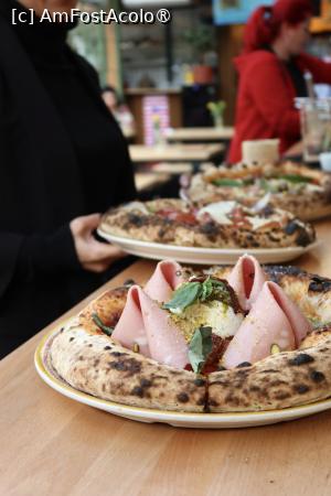 [P10] Cea mai buna pizza napoletana din Bucuresti- Un Poco Pizza Fresco » foto by Sorin Suciu
 - 
<span class="allrVoted glyphicon glyphicon-heart hidden" id="av1484764"></span>
<a class="m-l-10 hidden" id="sv1484764" onclick="voting_Foto_DelVot(,1484764,4083)" role="button">șterge vot <span class="glyphicon glyphicon-remove"></span></a>
<a id="v91484764" class=" c-red"  onclick="voting_Foto_SetVot(1484764)" role="button"><span class="glyphicon glyphicon-heart-empty"></span> <b>LIKE</b> = Votează poza</a> <img class="hidden"  id="f1484764W9" src="/imagini/loader.gif" border="0" /><span class="AjErrMes hidden" id="e1484764ErM"></span>