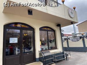 P05 [JAN-2023] Restaurantul L'incontro  - intrarea