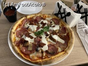 [P09] Ventto Pizza & Caffè – pizza mea Ventto » foto by nicole33
 - 
<span class="allrVoted glyphicon glyphicon-heart hidden" id="av1461624"></span>
<a class="m-l-10 hidden" id="sv1461624" onclick="voting_Foto_DelVot(,1461624,4083)" role="button">șterge vot <span class="glyphicon glyphicon-remove"></span></a>
<a id="v91461624" class=" c-red"  onclick="voting_Foto_SetVot(1461624)" role="button"><span class="glyphicon glyphicon-heart-empty"></span> <b>LIKE</b> = Votează poza</a> <img class="hidden"  id="f1461624W9" src="/imagini/loader.gif" border="0" /><span class="AjErrMes hidden" id="e1461624ErM"></span>