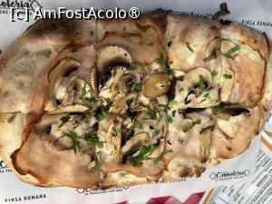 [P15] Cannoleria Decebal - Pinsa Cotto şi funghi. Locul 2 » foto by nicole33
 - 
<span class="allrVoted glyphicon glyphicon-heart hidden" id="av1546481"></span>
<a class="m-l-10 hidden" id="sv1546481" onclick="voting_Foto_DelVot(,1546481,4083)" role="button">șterge vot <span class="glyphicon glyphicon-remove"></span></a>
<a id="v91546481" class=" c-red"  onclick="voting_Foto_SetVot(1546481)" role="button"><span class="glyphicon glyphicon-heart-empty"></span> <b>LIKE</b> = Votează poza</a> <img class="hidden"  id="f1546481W9" src="/imagini/loader.gif" border="0" /><span class="AjErrMes hidden" id="e1546481ErM"></span>