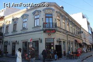 [P01] București, Restaurantul City Grill Covaci, intersecția străzilor Covaci și Șepcari, cea în alb este nora, cel cu barbă este băiatul meu și soțul este cu spatele » foto by mprofeanu
 - 
<span class="allrVoted glyphicon glyphicon-heart hidden" id="av1163045"></span>
<a class="m-l-10 hidden" id="sv1163045" onclick="voting_Foto_DelVot(,1163045,4083)" role="button">șterge vot <span class="glyphicon glyphicon-remove"></span></a>
<a id="v91163045" class=" c-red"  onclick="voting_Foto_SetVot(1163045)" role="button"><span class="glyphicon glyphicon-heart-empty"></span> <b>LIKE</b> = Votează poza</a> <img class="hidden"  id="f1163045W9" src="/imagini/loader.gif" border="0" /><span class="AjErrMes hidden" id="e1163045ErM"></span>