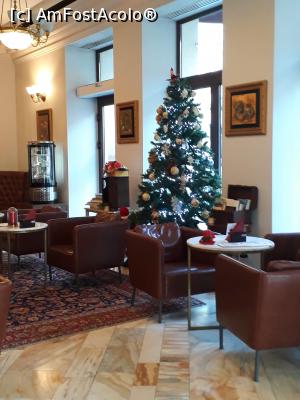 P08 [DEC-2019] Hotel Capitol Bucuresti. Cafeneaua cu parfum interbelic de la parterul hotelului. 