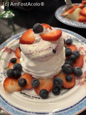 [P17] Cafeneaua Van Gogh - Pavlova » foto by mishu
 - 
<span class="allrVoted glyphicon glyphicon-heart hidden" id="av1469799"></span>
<a class="m-l-10 hidden" id="sv1469799" onclick="voting_Foto_DelVot(,1469799,4083)" role="button">șterge vot <span class="glyphicon glyphicon-remove"></span></a>
<a id="v91469799" class=" c-red"  onclick="voting_Foto_SetVot(1469799)" role="button"><span class="glyphicon glyphicon-heart-empty"></span> <b>LIKE</b> = Votează poza</a> <img class="hidden"  id="f1469799W9" src="/imagini/loader.gif" border="0" /><span class="AjErrMes hidden" id="e1469799ErM"></span>