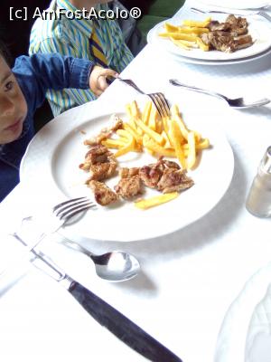 [P11] Restaurant Capitol – Bucuresti, Calea Victoriei, nr. 29 » foto by danaeldreny*
 - 
<span class="allrVoted glyphicon glyphicon-heart hidden" id="av856304"></span>
<a class="m-l-10 hidden" id="sv856304" onclick="voting_Foto_DelVot(,856304,4083)" role="button">șterge vot <span class="glyphicon glyphicon-remove"></span></a>
<a id="v9856304" class=" c-red"  onclick="voting_Foto_SetVot(856304)" role="button"><span class="glyphicon glyphicon-heart-empty"></span> <b>LIKE</b> = Votează poza</a> <img class="hidden"  id="f856304W9" src="/imagini/loader.gif" border="0" /><span class="AjErrMes hidden" id="e856304ErM"></span>