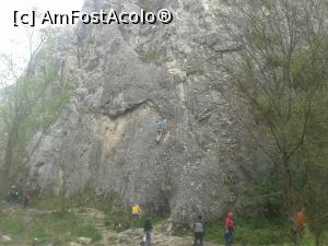 [P23] Cheile Turzii -alpiniștii » foto by costy69*
 - 
<span class="allrVoted glyphicon glyphicon-heart hidden" id="av709876"></span>
<a class="m-l-10 hidden" id="sv709876" onclick="voting_Foto_DelVot(,709876,4100)" role="button">șterge vot <span class="glyphicon glyphicon-remove"></span></a>
<a id="v9709876" class=" c-red"  onclick="voting_Foto_SetVot(709876)" role="button"><span class="glyphicon glyphicon-heart-empty"></span> <b>LIKE</b> = Votează poza</a> <img class="hidden"  id="f709876W9" src="/imagini/loader.gif" border="0" /><span class="AjErrMes hidden" id="e709876ErM"></span>