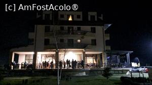 [P19] Hotelul văzut de la focul de tabără » foto by ANILU
 - 
<span class="allrVoted glyphicon glyphicon-heart hidden" id="av1479031"></span>
<a class="m-l-10 hidden" id="sv1479031" onclick="voting_Foto_DelVot(,1479031,4108)" role="button">șterge vot <span class="glyphicon glyphicon-remove"></span></a>
<a id="v91479031" class=" c-red"  onclick="voting_Foto_SetVot(1479031)" role="button"><span class="glyphicon glyphicon-heart-empty"></span> <b>LIKE</b> = Votează poza</a> <img class="hidden"  id="f1479031W9" src="/imagini/loader.gif" border="0" /><span class="AjErrMes hidden" id="e1479031ErM"></span>