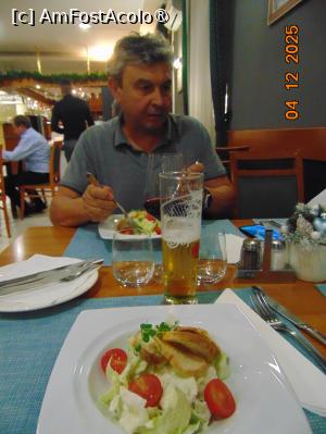 [P28] cina hotel M » foto by Yolanda
 - 
<span class="allrVoted glyphicon glyphicon-heart hidden" id="av1511357"></span>
<a class="m-l-10 hidden" id="sv1511357" onclick="voting_Foto_DelVot(,1511357,4150)" role="button">șterge vot <span class="glyphicon glyphicon-remove"></span></a>
<a id="v91511357" class=" c-red"  onclick="voting_Foto_SetVot(1511357)" role="button"><span class="glyphicon glyphicon-heart-empty"></span> <b>LIKE</b> = Votează poza</a> <img class="hidden"  id="f1511357W9" src="/imagini/loader.gif" border="0" /><span class="AjErrMes hidden" id="e1511357ErM"></span>