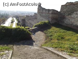 P03 [NOV-2016] De-a lungul zidurilor de est ale Salonicului, o privire până jos, la mare