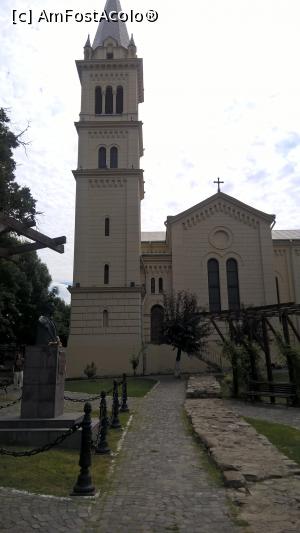 [P26] Biserica Catolică, vedere laterală.  » foto by maryka
 - 
<span class="allrVoted glyphicon glyphicon-heart hidden" id="av760624"></span>
<a class="m-l-10 hidden" id="sv760624" onclick="voting_Foto_DelVot(,760624,4175)" role="button">șterge vot <span class="glyphicon glyphicon-remove"></span></a>
<a id="v9760624" class=" c-red"  onclick="voting_Foto_SetVot(760624)" role="button"><span class="glyphicon glyphicon-heart-empty"></span> <b>LIKE</b> = Votează poza</a> <img class="hidden"  id="f760624W9" src="/imagini/loader.gif" border="0" /><span class="AjErrMes hidden" id="e760624ErM"></span>