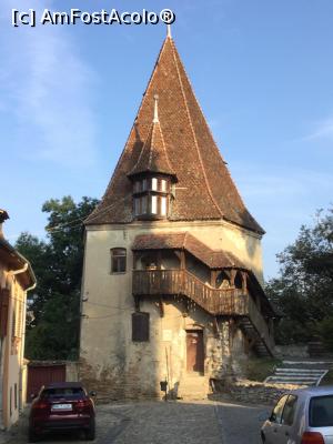 [P56] Sighisoara - Turnul Cizmarilor » foto by mishu
 - 
<span class="allrVoted glyphicon glyphicon-heart hidden" id="av912939"></span>
<a class="m-l-10 hidden" id="sv912939" onclick="voting_Foto_DelVot(,912939,4175)" role="button">șterge vot <span class="glyphicon glyphicon-remove"></span></a>
<a id="v9912939" class=" c-red"  onclick="voting_Foto_SetVot(912939)" role="button"><span class="glyphicon glyphicon-heart-empty"></span> <b>LIKE</b> = Votează poza</a> <img class="hidden"  id="f912939W9" src="/imagini/loader.gif" border="0" /><span class="AjErrMes hidden" id="e912939ErM"></span>