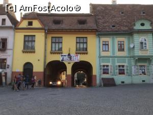 [P07] Sighisoara - Pe aici vii cu masina in cetate, lasi ce ai de lasat si o duci jos in parcare » foto by mishu
 - 
<span class="allrVoted glyphicon glyphicon-heart hidden" id="av912878"></span>
<a class="m-l-10 hidden" id="sv912878" onclick="voting_Foto_DelVot(,912878,4175)" role="button">șterge vot <span class="glyphicon glyphicon-remove"></span></a>
<a id="v9912878" class=" c-red"  onclick="voting_Foto_SetVot(912878)" role="button"><span class="glyphicon glyphicon-heart-empty"></span> <b>LIKE</b> = Votează poza</a> <img class="hidden"  id="f912878W9" src="/imagini/loader.gif" border="0" /><span class="AjErrMes hidden" id="e912878ErM"></span>