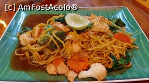 [P14] phad thai in Phi Phi » foto by aalliinnaa
 - 
<span class="allrVoted glyphicon glyphicon-heart hidden" id="av1138940"></span>
<a class="m-l-10 hidden" id="sv1138940" onclick="voting_Foto_DelVot(,1138940,4203)" role="button">șterge vot <span class="glyphicon glyphicon-remove"></span></a>
<a id="v91138940" class=" c-red"  onclick="voting_Foto_SetVot(1138940)" role="button"><span class="glyphicon glyphicon-heart-empty"></span> <b>LIKE</b> = Votează poza</a> <img class="hidden"  id="f1138940W9" src="/imagini/loader.gif" border="0" /><span class="AjErrMes hidden" id="e1138940ErM"></span>