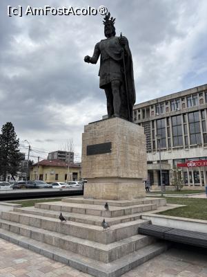 [P04] Statuia Mircea cel Bătrân » foto by AZE
 - 
<span class="allrVoted glyphicon glyphicon-heart hidden" id="av1538536"></span>
<a class="m-l-10 hidden" id="sv1538536" onclick="voting_Foto_DelVot(,1538536,4219)" role="button">șterge vot <span class="glyphicon glyphicon-remove"></span></a>
<a id="v91538536" class=" c-red"  onclick="voting_Foto_SetVot(1538536)" role="button"><span class="glyphicon glyphicon-heart-empty"></span> <b>LIKE</b> = Votează poza</a> <img class="hidden"  id="f1538536W9" src="/imagini/loader.gif" border="0" /><span class="AjErrMes hidden" id="e1538536ErM"></span>