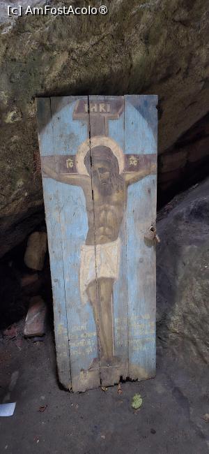 [P32] 32. Icoana de pe ușă. » foto by msnd
 - 
<span class="allrVoted glyphicon glyphicon-heart hidden" id="av1504630"></span>
<a class="m-l-10 hidden" id="sv1504630" onclick="voting_Foto_DelVot(,1504630,4219)" role="button">șterge vot <span class="glyphicon glyphicon-remove"></span></a>
<a id="v91504630" class=" c-red"  onclick="voting_Foto_SetVot(1504630)" role="button"><span class="glyphicon glyphicon-heart-empty"></span> <b>LIKE</b> = Votează poza</a> <img class="hidden"  id="f1504630W9" src="/imagini/loader.gif" border="0" /><span class="AjErrMes hidden" id="e1504630ErM"></span>