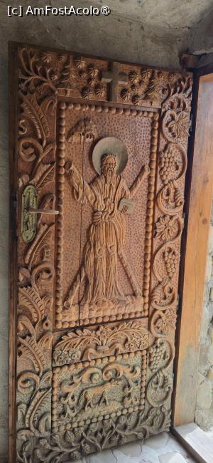 [P39] 39. Icoana de pe ușa bisericii vechi. » foto by msnd
 - 
<span class="allrVoted glyphicon glyphicon-heart hidden" id="av1504637"></span>
<a class="m-l-10 hidden" id="sv1504637" onclick="voting_Foto_DelVot(,1504637,4219)" role="button">șterge vot <span class="glyphicon glyphicon-remove"></span></a>
<a id="v91504637" class=" c-red"  onclick="voting_Foto_SetVot(1504637)" role="button"><span class="glyphicon glyphicon-heart-empty"></span> <b>LIKE</b> = Votează poza</a> <img class="hidden"  id="f1504637W9" src="/imagini/loader.gif" border="0" /><span class="AjErrMes hidden" id="e1504637ErM"></span>