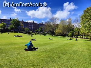 [P25] Merrion Square Park » foto by crismis
 - 
<span class="allrVoted glyphicon glyphicon-heart hidden" id="av1453634"></span>
<a class="m-l-10 hidden" id="sv1453634" onclick="voting_Foto_DelVot(,1453634,4261)" role="button">șterge vot <span class="glyphicon glyphicon-remove"></span></a>
<a id="v91453634" class=" c-red"  onclick="voting_Foto_SetVot(1453634)" role="button"><span class="glyphicon glyphicon-heart-empty"></span> <b>LIKE</b> = Votează poza</a> <img class="hidden"  id="f1453634W9" src="/imagini/loader.gif" border="0" /><span class="AjErrMes hidden" id="e1453634ErM"></span>