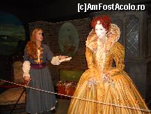 [P10] Dublin - National Wax Museum Plus – Muzeul Figurilor de Ceara; Elisabeta I a Angliei si un sol venit de peste mari si tari.  » foto by Diaura*
 - 
<span class="allrVoted glyphicon glyphicon-heart hidden" id="av397549"></span>
<a class="m-l-10 hidden" id="sv397549" onclick="voting_Foto_DelVot(,397549,4261)" role="button">șterge vot <span class="glyphicon glyphicon-remove"></span></a>
<a id="v9397549" class=" c-red"  onclick="voting_Foto_SetVot(397549)" role="button"><span class="glyphicon glyphicon-heart-empty"></span> <b>LIKE</b> = Votează poza</a> <img class="hidden"  id="f397549W9" src="/imagini/loader.gif" border="0" /><span class="AjErrMes hidden" id="e397549ErM"></span>