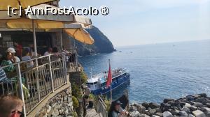P29 [OCT-2023] Riomaggiore - un vas plin cu turiști