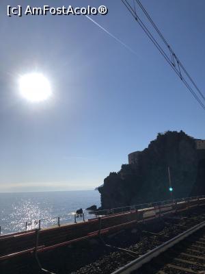 [P02] Manarola - In gara din Manarola » foto by mishu
 - 
<span class="allrVoted glyphicon glyphicon-heart hidden" id="av1290437"></span>
<a class="m-l-10 hidden" id="sv1290437" onclick="voting_Foto_DelVot(,1290437,4285)" role="button">șterge vot <span class="glyphicon glyphicon-remove"></span></a>
<a id="v91290437" class=" c-red"  onclick="voting_Foto_SetVot(1290437)" role="button"><span class="glyphicon glyphicon-heart-empty"></span> <b>LIKE</b> = Votează poza</a> <img class="hidden"  id="f1290437W9" src="/imagini/loader.gif" border="0" /><span class="AjErrMes hidden" id="e1290437ErM"></span>