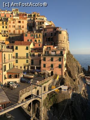 [P27] Manarola - mai tragem cu ochiul spre case » foto by mishu
 - 
<span class="allrVoted glyphicon glyphicon-heart hidden" id="av1290462"></span>
<a class="m-l-10 hidden" id="sv1290462" onclick="voting_Foto_DelVot(,1290462,4285)" role="button">șterge vot <span class="glyphicon glyphicon-remove"></span></a>
<a id="v91290462" class=" c-red"  onclick="voting_Foto_SetVot(1290462)" role="button"><span class="glyphicon glyphicon-heart-empty"></span> <b>LIKE</b> = Votează poza</a> <img class="hidden"  id="f1290462W9" src="/imagini/loader.gif" border="0" /><span class="AjErrMes hidden" id="e1290462ErM"></span>