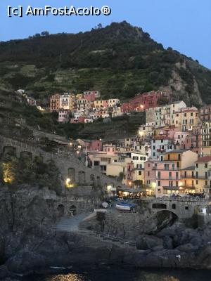 [P51] Manarola - soarele saruta marea la apus iar casele sunt tot mai spectaculoase si incep sa se aprinda luminile » foto by mishu
 - 
<span class="allrVoted glyphicon glyphicon-heart hidden" id="av1290486"></span>
<a class="m-l-10 hidden" id="sv1290486" onclick="voting_Foto_DelVot(,1290486,4285)" role="button">șterge vot <span class="glyphicon glyphicon-remove"></span></a>
<a id="v91290486" class=" c-red"  onclick="voting_Foto_SetVot(1290486)" role="button"><span class="glyphicon glyphicon-heart-empty"></span> <b>LIKE</b> = Votează poza</a> <img class="hidden"  id="f1290486W9" src="/imagini/loader.gif" border="0" /><span class="AjErrMes hidden" id="e1290486ErM"></span>