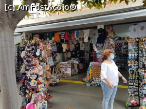 P11 [APR-2022] Cu săniuțele din Madeira - magazin de suveniruri în curtea de la Livramento