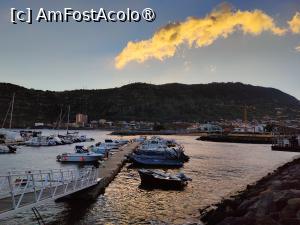 [P58] Portul din Machico pe înserate » foto by crismis
 - 
<span class="allrVoted glyphicon glyphicon-heart hidden" id="av1440909"></span>
<a class="m-l-10 hidden" id="sv1440909" onclick="voting_Foto_DelVot(,1440909,4289)" role="button">șterge vot <span class="glyphicon glyphicon-remove"></span></a>
<a id="v91440909" class=" c-red"  onclick="voting_Foto_SetVot(1440909)" role="button"><span class="glyphicon glyphicon-heart-empty"></span> <b>LIKE</b> = Votează poza</a> <img class="hidden"  id="f1440909W9" src="/imagini/loader.gif" border="0" /><span class="AjErrMes hidden" id="e1440909ErM"></span>