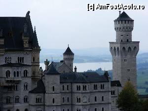 [P73] Un cadru mai apropiat cu partea dreapta a castelului. Anumite trasaturi arhitecturale trimit la castelul Wartburg din Eisenach, castel care, se spune, l-a inspirat pe Ludovic al II-lea atunci cand a comandat Neuschwanstein » foto by Puiu2010
 - 
<span class="allrVoted glyphicon glyphicon-heart hidden" id="av378324"></span>
<a class="m-l-10 hidden" id="sv378324" onclick="voting_Foto_DelVot(,378324,4310)" role="button">șterge vot <span class="glyphicon glyphicon-remove"></span></a>
<a id="v9378324" class=" c-red"  onclick="voting_Foto_SetVot(378324)" role="button"><span class="glyphicon glyphicon-heart-empty"></span> <b>LIKE</b> = Votează poza</a> <img class="hidden"  id="f378324W9" src="/imagini/loader.gif" border="0" /><span class="AjErrMes hidden" id="e378324ErM"></span>