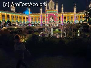 [P03] Aceasta cladire ese Nimb una din cladirile emblematice din Gradinile Tivoli.Cladire ce a fost inaugurata in anul 1909 si a fost proiectata  de Knud Arne Petersen in stil maur. » foto by Opelantara
 - 
<span class="allrVoted glyphicon glyphicon-heart hidden" id="av1544117"></span>
<a class="m-l-10 hidden" id="sv1544117" onclick="voting_Foto_DelVot(,1544117,4424)" role="button">șterge vot <span class="glyphicon glyphicon-remove"></span></a>
<a id="v91544117" class=" c-red"  onclick="voting_Foto_SetVot(1544117)" role="button"><span class="glyphicon glyphicon-heart-empty"></span> <b>LIKE</b> = Votează poza</a> <img class="hidden"  id="f1544117W9" src="/imagini/loader.gif" border="0" /><span class="AjErrMes hidden" id="e1544117ErM"></span>