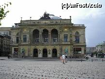 [P30] Det Kongelige Teater, Teatrul Regal Danez, din Kongens Nytorv, Noua Piaţă Regală » foto by Costi
 - 
<span class="allrVoted glyphicon glyphicon-heart hidden" id="av160718"></span>
<a class="m-l-10 hidden" id="sv160718" onclick="voting_Foto_DelVot(,160718,4424)" role="button">șterge vot <span class="glyphicon glyphicon-remove"></span></a>
<a id="v9160718" class=" c-red"  onclick="voting_Foto_SetVot(160718)" role="button"><span class="glyphicon glyphicon-heart-empty"></span> <b>LIKE</b> = Votează poza</a> <img class="hidden"  id="f160718W9" src="/imagini/loader.gif" border="0" /><span class="AjErrMes hidden" id="e160718ErM"></span>