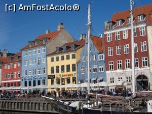 [P27] Portul Nyhavn, Copenhaga.  » foto by mihaelavoicu
 - 
<span class="allrVoted glyphicon glyphicon-heart hidden" id="av930031"></span>
<a class="m-l-10 hidden" id="sv930031" onclick="voting_Foto_DelVot(,930031,4424)" role="button">șterge vot <span class="glyphicon glyphicon-remove"></span></a>
<a id="v9930031" class=" c-red"  onclick="voting_Foto_SetVot(930031)" role="button"><span class="glyphicon glyphicon-heart-empty"></span> <b>LIKE</b> = Votează poza</a> <img class="hidden"  id="f930031W9" src="/imagini/loader.gif" border="0" /><span class="AjErrMes hidden" id="e930031ErM"></span>