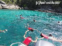 [P10] snorkeling in 3 la raya beach. era un loc obisnuit de hrana al pestilor, asa ca am vazut bancuri intregi. sute de pestisori viu colorati printre corali... » foto by charlie
 - 
<span class="allrVoted glyphicon glyphicon-heart hidden" id="av171810"></span>
<a class="m-l-10 hidden" id="sv171810" onclick="voting_Foto_DelVot(,171810,4448)" role="button">șterge vot <span class="glyphicon glyphicon-remove"></span></a>
<a id="v9171810" class=" c-red"  onclick="voting_Foto_SetVot(171810)" role="button"><span class="glyphicon glyphicon-heart-empty"></span> <b>LIKE</b> = Votează poza</a> <img class="hidden"  id="f171810W9" src="/imagini/loader.gif" border="0" /><span class="AjErrMes hidden" id="e171810ErM"></span>