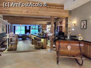 [P14] Teleferic Grand Hotel ; lobby bar » foto by crismis
 - 
<span class="allrVoted glyphicon glyphicon-heart hidden" id="av1493423"></span>
<a class="m-l-10 hidden" id="sv1493423" onclick="voting_Foto_DelVot(,1493423,4449)" role="button">șterge vot <span class="glyphicon glyphicon-remove"></span></a>
<a id="v91493423" class=" c-red"  onclick="voting_Foto_SetVot(1493423)" role="button"><span class="glyphicon glyphicon-heart-empty"></span> <b>LIKE</b> = Votează poza</a> <img class="hidden"  id="f1493423W9" src="/imagini/loader.gif" border="0" /><span class="AjErrMes hidden" id="e1493423ErM"></span>
