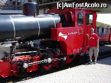 P12 [JUL-2008] P11 - Subsemnatul in echipamentul tarii gazda alaturi de locomotiva care pufaie