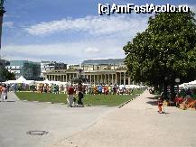 [P24] Vedere din Schlossplatz spre Königsbau. În spate se vede acoperişul din sticlă de la Königsbau-Passagen » foto by Costi
 - 
<span class="allrVoted glyphicon glyphicon-heart hidden" id="av69543"></span>
<a class="m-l-10 hidden" id="sv69543" onclick="voting_Foto_DelVot(,69543,4539)" role="button">șterge vot <span class="glyphicon glyphicon-remove"></span></a>
<a id="v969543" class=" c-red"  onclick="voting_Foto_SetVot(69543)" role="button"><span class="glyphicon glyphicon-heart-empty"></span> <b>LIKE</b> = Votează poza</a> <img class="hidden"  id="f69543W9" src="/imagini/loader.gif" border="0" /><span class="AjErrMes hidden" id="e69543ErM"></span>