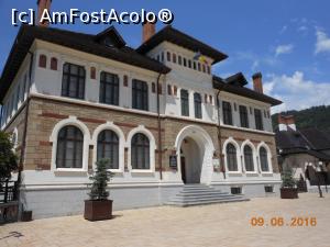 [P11] Piatra Neamț - Muzeul de Artă, fosta Școala primară nr. 1 de băieți 'Lascăr Catargiu', apoi Muzeu de Istorie.  » foto by iulianic
 - 
<span class="allrVoted glyphicon glyphicon-heart hidden" id="av752280"></span>
<a class="m-l-10 hidden" id="sv752280" onclick="voting_Foto_DelVot(,752280,4549)" role="button">șterge vot <span class="glyphicon glyphicon-remove"></span></a>
<a id="v9752280" class=" c-red"  onclick="voting_Foto_SetVot(752280)" role="button"><span class="glyphicon glyphicon-heart-empty"></span> <b>LIKE</b> = Votează poza</a> <img class="hidden"  id="f752280W9" src="/imagini/loader.gif" border="0" /><span class="AjErrMes hidden" id="e752280ErM"></span>