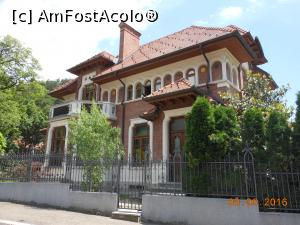 [P53] Piatra Neamț - Casă veche pe Str. Ștefan cel Mare.  » foto by iulianic
 - 
<span class="allrVoted glyphicon glyphicon-heart hidden" id="av752332"></span>
<a class="m-l-10 hidden" id="sv752332" onclick="voting_Foto_DelVot(,752332,4549)" role="button">șterge vot <span class="glyphicon glyphicon-remove"></span></a>
<a id="v9752332" class=" c-red"  onclick="voting_Foto_SetVot(752332)" role="button"><span class="glyphicon glyphicon-heart-empty"></span> <b>LIKE</b> = Votează poza</a> <img class="hidden"  id="f752332W9" src="/imagini/loader.gif" border="0" /><span class="AjErrMes hidden" id="e752332ErM"></span>