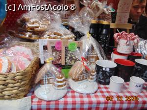 [P63] bunatati la Târgul de Craciun » foto by Yolanda
 - 
<span class="allrVoted glyphicon glyphicon-heart hidden" id="av1512439"></span>
<a class="m-l-10 hidden" id="sv1512439" onclick="voting_Foto_DelVot(,1512439,4596)" role="button">șterge vot <span class="glyphicon glyphicon-remove"></span></a>
<a id="v91512439" class=" c-red"  onclick="voting_Foto_SetVot(1512439)" role="button"><span class="glyphicon glyphicon-heart-empty"></span> <b>LIKE</b> = Votează poza</a> <img class="hidden"  id="f1512439W9" src="/imagini/loader.gif" border="0" /><span class="AjErrMes hidden" id="e1512439ErM"></span>