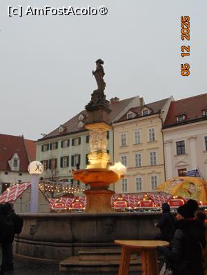 [P68] Fântâna Roland din centrul pietii » foto by Yolanda
 - 
<span class="allrVoted glyphicon glyphicon-heart hidden" id="av1512444"></span>
<a class="m-l-10 hidden" id="sv1512444" onclick="voting_Foto_DelVot(,1512444,4596)" role="button">șterge vot <span class="glyphicon glyphicon-remove"></span></a>
<a id="v91512444" class=" c-red"  onclick="voting_Foto_SetVot(1512444)" role="button"><span class="glyphicon glyphicon-heart-empty"></span> <b>LIKE</b> = Votează poza</a> <img class="hidden"  id="f1512444W9" src="/imagini/loader.gif" border="0" /><span class="AjErrMes hidden" id="e1512444ErM"></span>