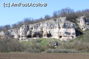 [P09] Rezervația Naturală Canaraua Fetii, jud. Constanța, Pe aici se urcă la stânci, se văd și alți turiști... » foto by mprofeanu
 - 
<span class="allrVoted glyphicon glyphicon-heart hidden" id="av1230697"></span>
<a class="m-l-10 hidden" id="sv1230697" onclick="voting_Foto_DelVot(,1230697,4623)" role="button">șterge vot <span class="glyphicon glyphicon-remove"></span></a>
<a id="v91230697" class=" c-red"  onclick="voting_Foto_SetVot(1230697)" role="button"><span class="glyphicon glyphicon-heart-empty"></span> <b>LIKE</b> = Votează poza</a> <img class="hidden"  id="f1230697W9" src="/imagini/loader.gif" border="0" /><span class="AjErrMes hidden" id="e1230697ErM"></span>