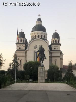 [P20] Targu Mures - Catedrala Ortodoxa "Inaltarea Domnului" si statuia lui Avram Iancu » foto by mishu
 - 
<span class="allrVoted glyphicon glyphicon-heart hidden" id="av1180523"></span>
<a class="m-l-10 hidden" id="sv1180523" onclick="voting_Foto_DelVot(,1180523,4629)" role="button">șterge vot <span class="glyphicon glyphicon-remove"></span></a>
<a id="v91180523" class=" c-red"  onclick="voting_Foto_SetVot(1180523)" role="button"><span class="glyphicon glyphicon-heart-empty"></span> <b>LIKE</b> = Votează poza</a> <img class="hidden"  id="f1180523W9" src="/imagini/loader.gif" border="0" /><span class="AjErrMes hidden" id="e1180523ErM"></span>