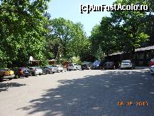 P06 [MAY-2013] Pădurea Pustnicu - O parte a parcării de la restaurant. 