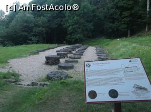 [P16] Templul de calcar - Sarmizegetusa Regia, foarte bine prezentat, ca și toate celelalte zone.  » foto by Aurici
 - 
<span class="allrVoted glyphicon glyphicon-heart hidden" id="av810562"></span>
<a class="m-l-10 hidden" id="sv810562" onclick="voting_Foto_DelVot(,810562,4656)" role="button">șterge vot <span class="glyphicon glyphicon-remove"></span></a>
<a id="v9810562" class=" c-red"  onclick="voting_Foto_SetVot(810562)" role="button"><span class="glyphicon glyphicon-heart-empty"></span> <b>LIKE</b> = Votează poza</a> <img class="hidden"  id="f810562W9" src="/imagini/loader.gif" border="0" /><span class="AjErrMes hidden" id="e810562ErM"></span>