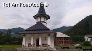 [P50] Biserica Nașterea Sf Ioan Botezătorul din Poiana Mărului. Alături, în aceeași curte, se mai construiește o biserică. Mult mai mare și mult mai frumoasă...  » foto by Aurici
 - 
<span class="allrVoted glyphicon glyphicon-heart hidden" id="av810598"></span>
<a class="m-l-10 hidden" id="sv810598" onclick="voting_Foto_DelVot(,810598,4656)" role="button">șterge vot <span class="glyphicon glyphicon-remove"></span></a>
<a id="v9810598" class=" c-red"  onclick="voting_Foto_SetVot(810598)" role="button"><span class="glyphicon glyphicon-heart-empty"></span> <b>LIKE</b> = Votează poza</a> <img class="hidden"  id="f810598W9" src="/imagini/loader.gif" border="0" /><span class="AjErrMes hidden" id="e810598ErM"></span>