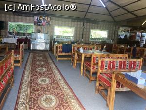 P01 [SEP-2021] Restaurantul Green Grill Sinaia. Interiorul cortului turcesc de pe strada Tirul cu Porumbei.