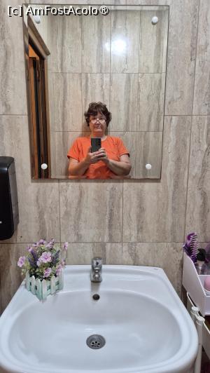 [P11] Restaurant Vatra Română-la toaletă » foto by ANILU
 - 
<span class="allrVoted glyphicon glyphicon-heart hidden" id="av1532436"></span>
<a class="m-l-10 hidden" id="sv1532436" onclick="voting_Foto_DelVot(,1532436,4701)" role="button">șterge vot <span class="glyphicon glyphicon-remove"></span></a>
<a id="v91532436" class=" c-red"  onclick="voting_Foto_SetVot(1532436)" role="button"><span class="glyphicon glyphicon-heart-empty"></span> <b>LIKE</b> = Votează poza</a> <img class="hidden"  id="f1532436W9" src="/imagini/loader.gif" border="0" /><span class="AjErrMes hidden" id="e1532436ErM"></span>
