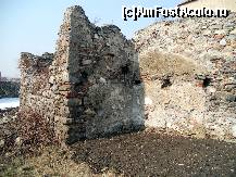 [P20] Primul zid, in partea bastionului de sud » foto by pepsi70ro
 - 
<span class="allrVoted glyphicon glyphicon-heart hidden" id="av314222"></span>
<a class="m-l-10 hidden" id="sv314222" onclick="voting_Foto_DelVot(,314222,4703)" role="button">șterge vot <span class="glyphicon glyphicon-remove"></span></a>
<a id="v9314222" class=" c-red"  onclick="voting_Foto_SetVot(314222)" role="button"><span class="glyphicon glyphicon-heart-empty"></span> <b>LIKE</b> = Votează poza</a> <img class="hidden"  id="f314222W9" src="/imagini/loader.gif" border="0" /><span class="AjErrMes hidden" id="e314222ErM"></span>
