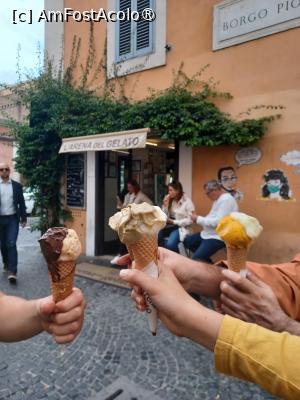 [P13] L'Arena del Gelato, altă gelateria, în cartierul Borgo » foto by BristenaBrad
 - 
<span class="allrVoted glyphicon glyphicon-heart hidden" id="av1506330"></span>
<a class="m-l-10 hidden" id="sv1506330" onclick="voting_Foto_DelVot(,1506330,4732)" role="button">șterge vot <span class="glyphicon glyphicon-remove"></span></a>
<a id="v91506330" class=" c-red"  onclick="voting_Foto_SetVot(1506330)" role="button"><span class="glyphicon glyphicon-heart-empty"></span> <b>LIKE</b> = Votează poza</a> <img class="hidden"  id="f1506330W9" src="/imagini/loader.gif" border="0" /><span class="AjErrMes hidden" id="e1506330ErM"></span>